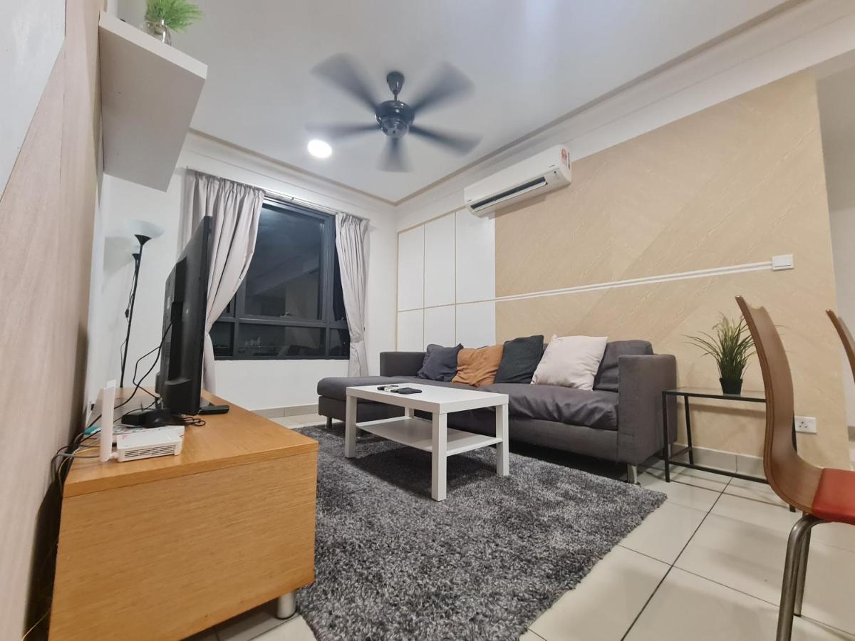 Lovely 3-Bedroom Serviced Apartment @ Cyberjaya Exterior foto
